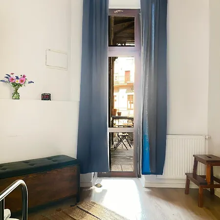 Elegant And Cozy With Balcony, In The Heart Of *