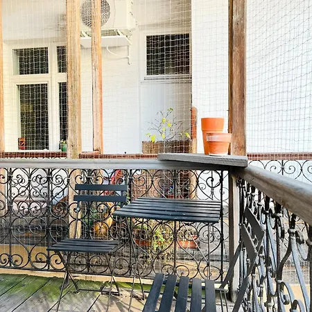Elegant And Cozy With Balcony, In The Heart Of Apartment *