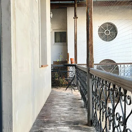 Apartment Elegant And Cozy With Balcony, In The Heart Of