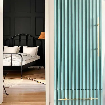 Apartment Elegant And Cozy With Balcony, In The Heart Of